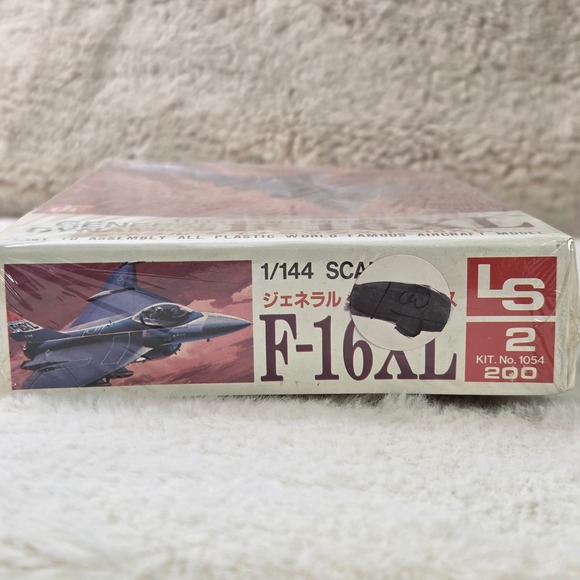 LS 1:144 Scale General‎ Dynamics F 16XL Plastic Model Kit 1054 New - Picture 6 of 8